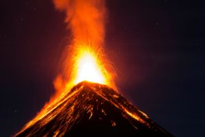 Foto de un volcán para un artículo de Vivir En Astrológico.