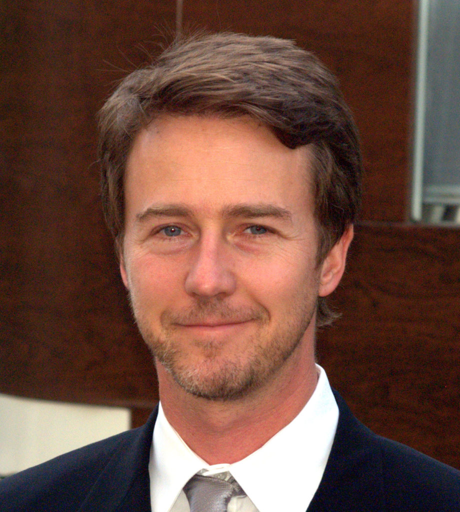 Foto de Edward Norton para un artículo de Vivir En Astrológico.