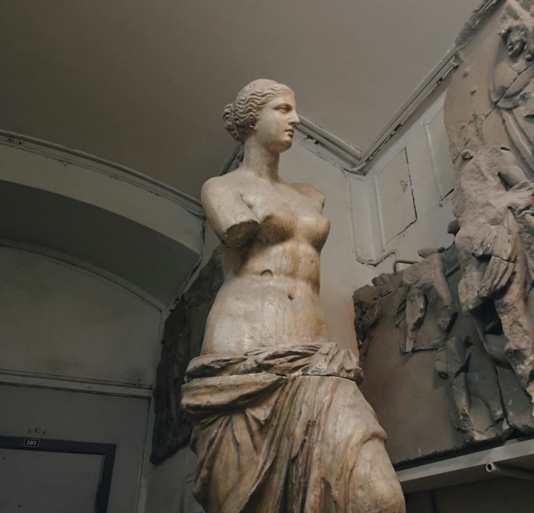 Foto de una estatua de Venus para un articulo de Vivir En Astrológico.